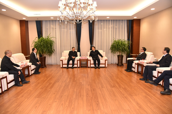 8A25BE290878329EAECEFD1D81A_EADE1A80_39D36.jpg?e= 8A25BE290878329EAECEFD1D81A_EADE1A80_39D36.jpg?e=