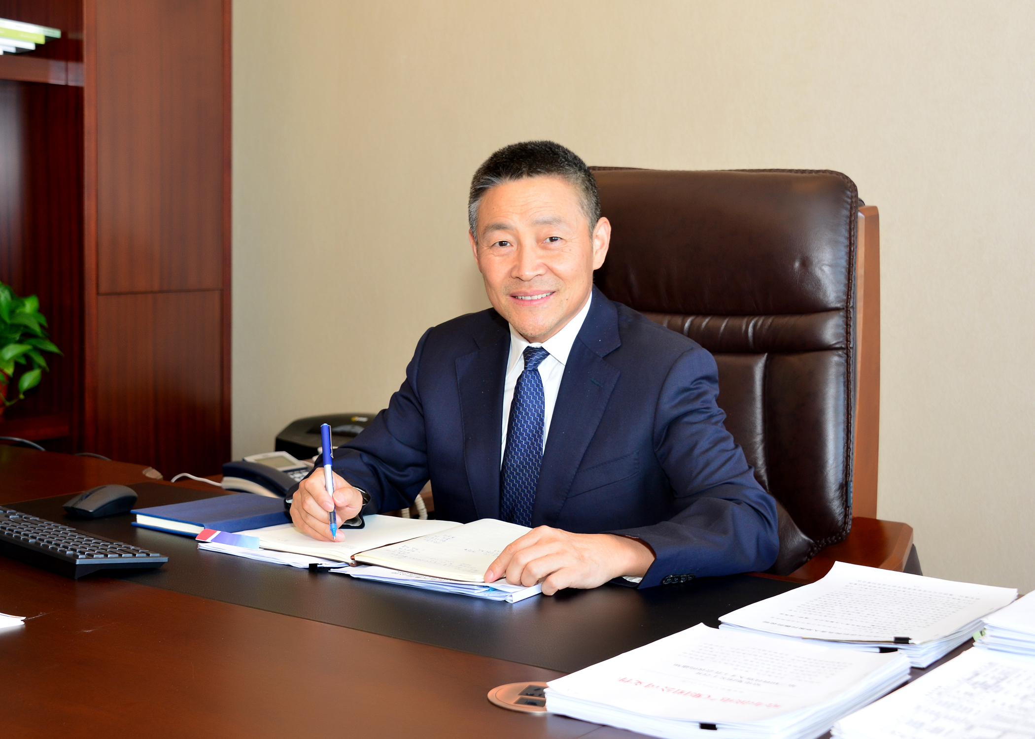 EBC1DE6B16E06073EE0BA640C16_5EB7210C_1A21AE.jpg?e= EBC1DE6B16E06073EE0BA640C16_5EB7210C_1A21AE.jpg?e=