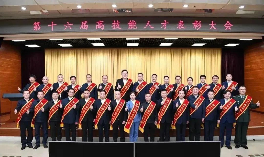 C6BE9E6C5F69BE4F35DDD469DA6_74070A3F_1FF13.jpg?e= C6BE9E6C5F69BE4F35DDD469DA6_74070A3F_1FF13.jpg?e=